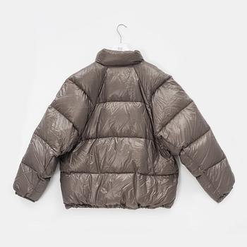 Moncler, dunjacka, storlek 4.