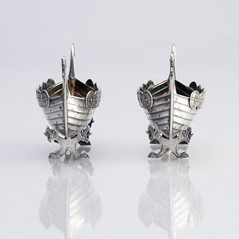 David Andersen, vikingaskepp, ett stort samt två mindre, silver, Norge, tidigt 1900-tal.