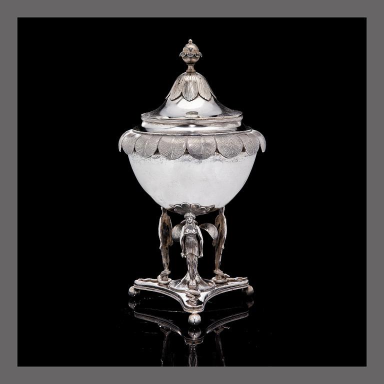 A SUGAR BOWL WITH LID, silver, Empire, 1823 Turku, Finland.