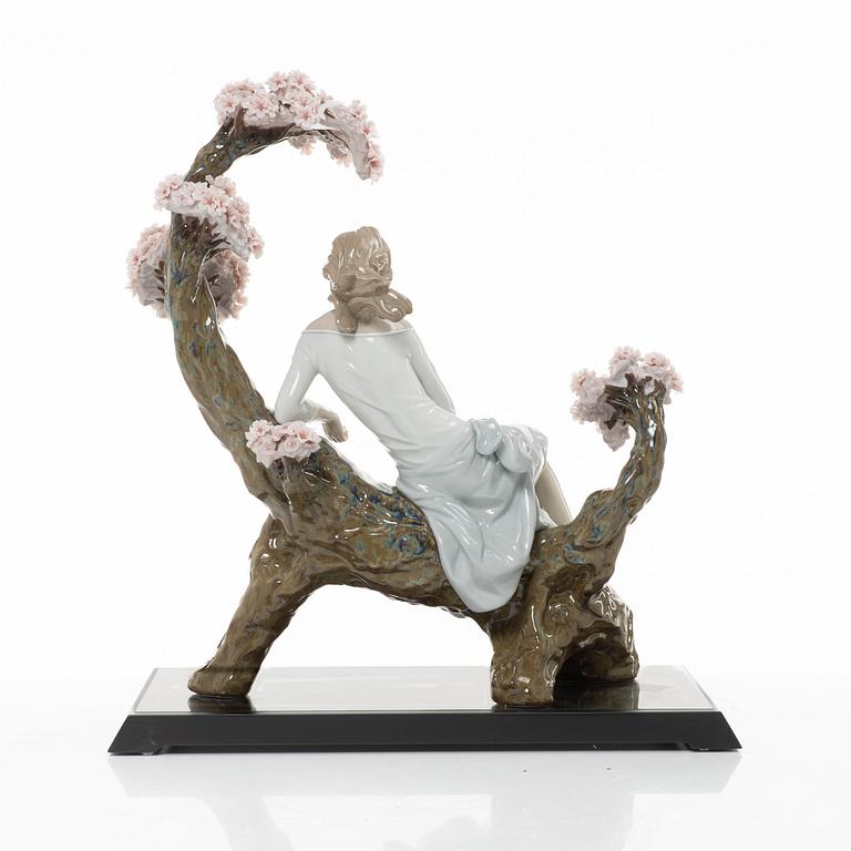 Joan Coderch, figurine, "Sweet scent of blossoms", Lladró, Spain.