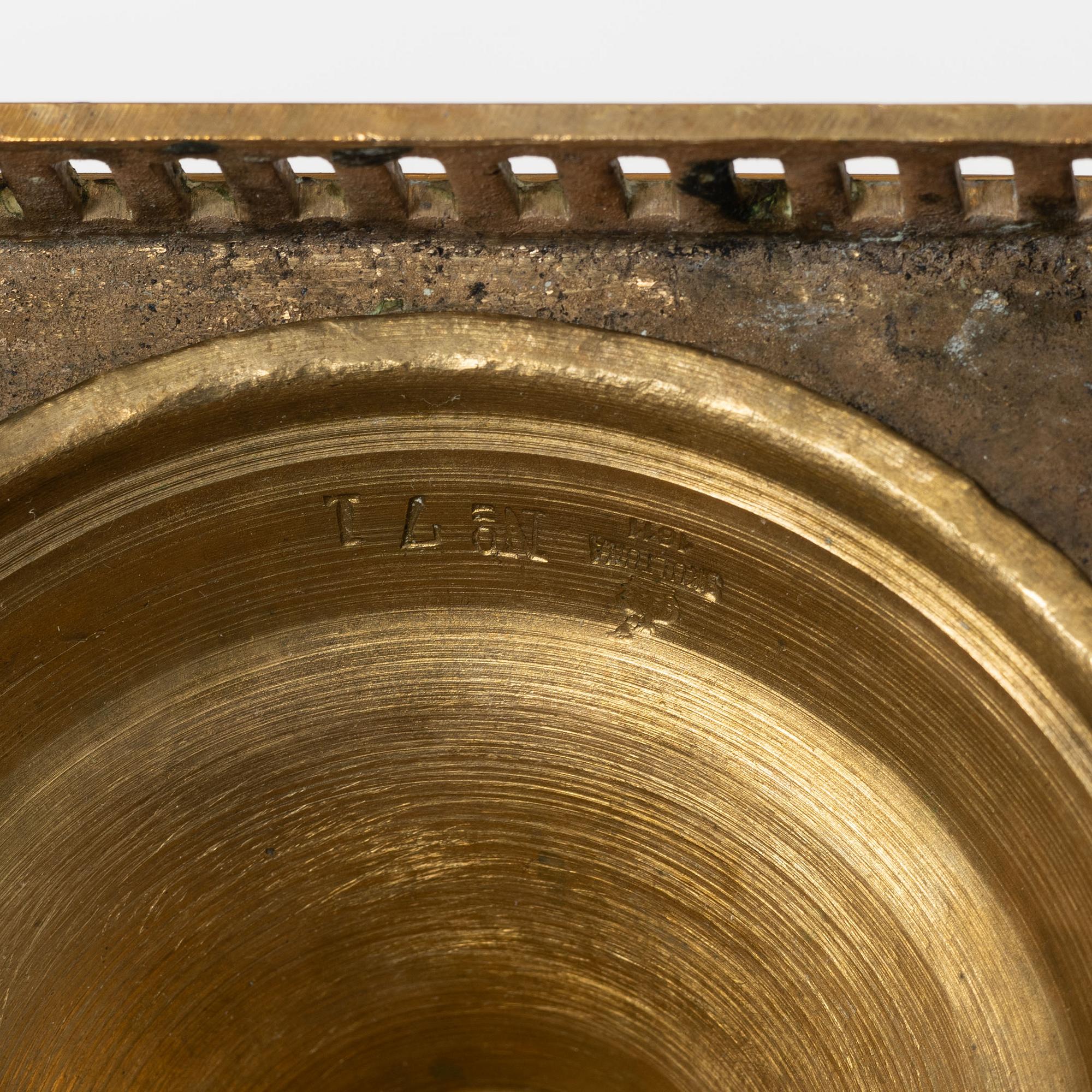 Ljusstakar, ett par, mässing, modell nr 71, Skultuna Messingsbruk, 1900-talets första hälft.