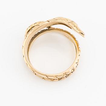 Ring in the shape of a serpent, 18K gold and rose-cut diamond.