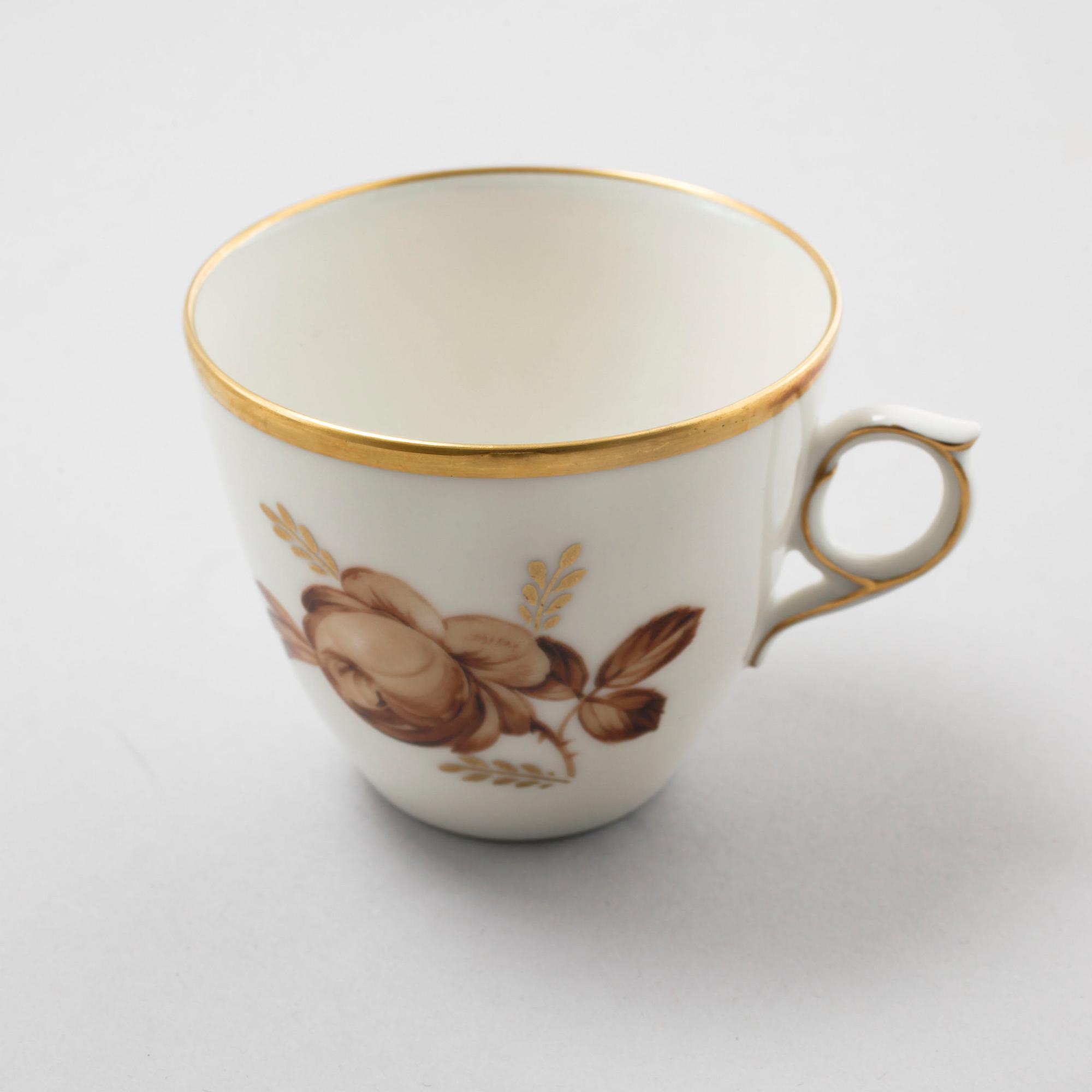 KAFFESERVIS, 26 delar, porslin, "Brun rose", Royal Copenhagen, 1900-talets andra hälft.