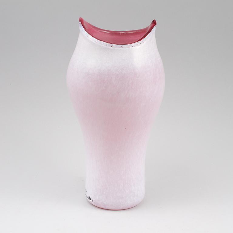 VAS, glas, "Open Minds", Ulrica Hydman Vallien, Kosta Boda, 1900-talets slut.