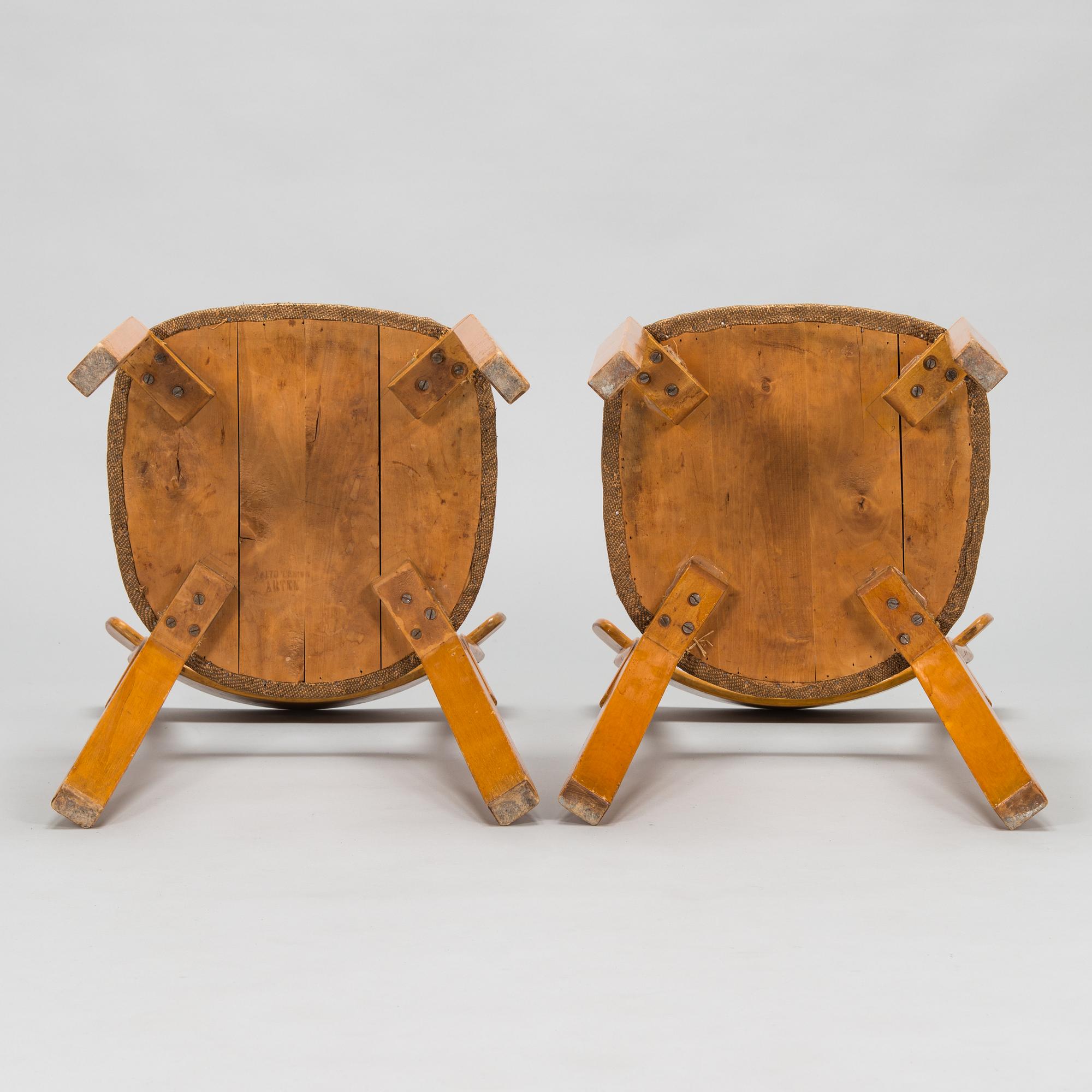 Alvar Aalto, pöytä "73" ja tuoleja, 4 kpl, malli 69, O.Y. Huonekalu-ja Rakennustyötehdas A.B. 1940-luku.