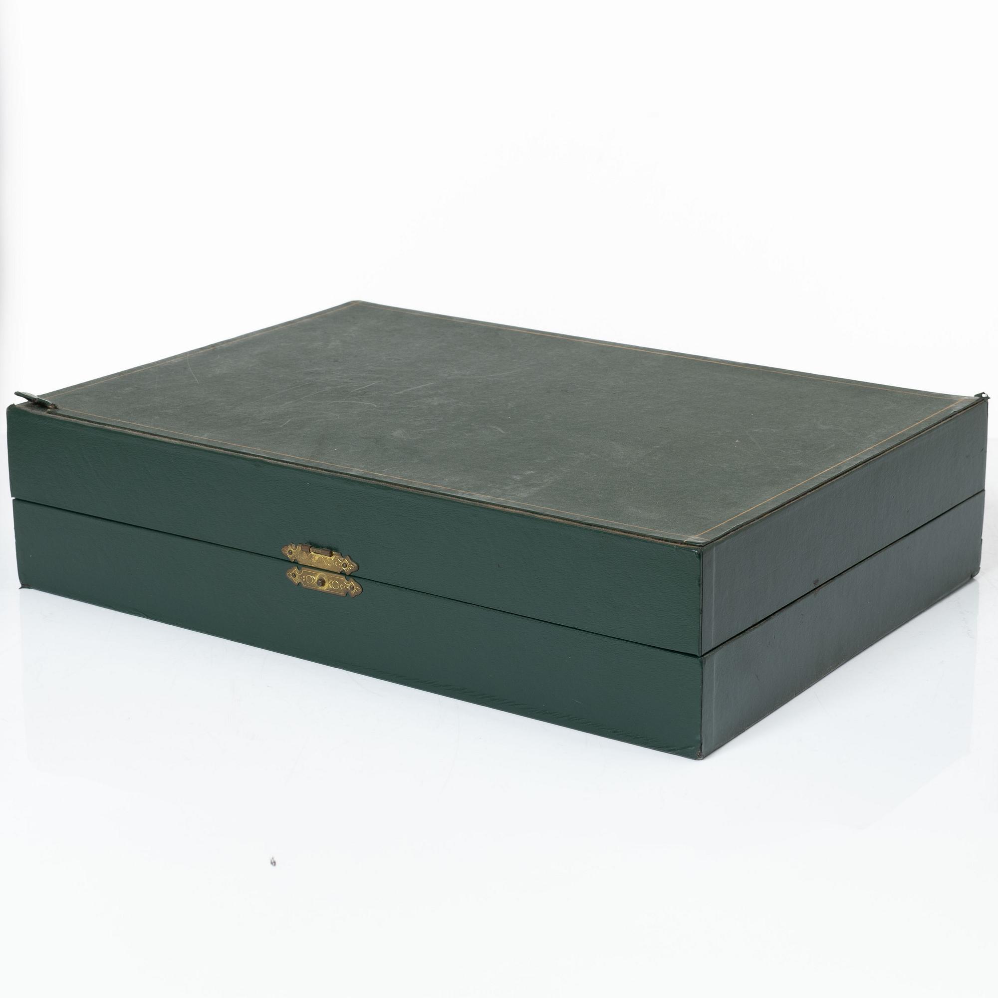 Gucci, A set of six vintage christmas mugs.