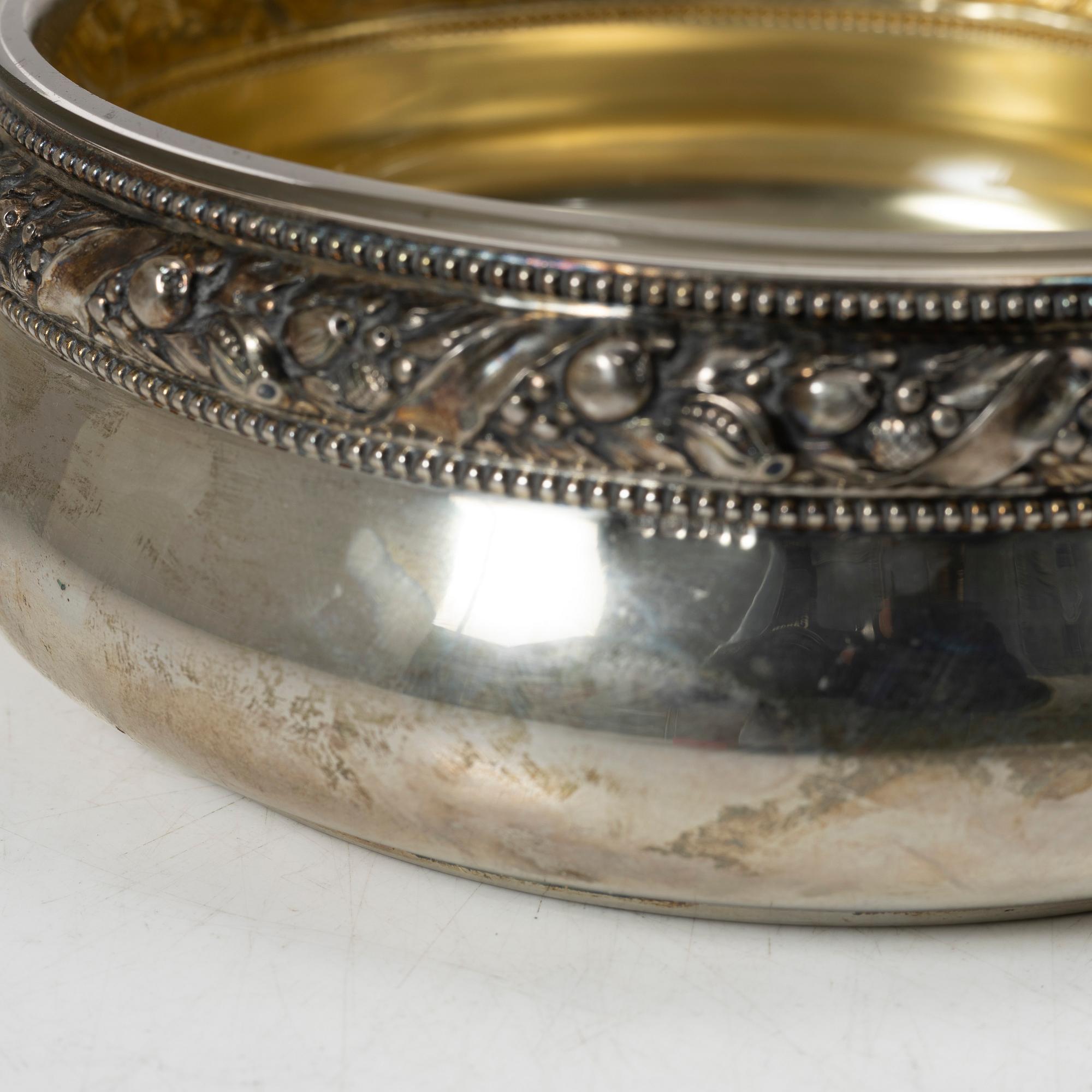 A silver and glass coaster, Samuel Pettersson, Norrköping, 1918.