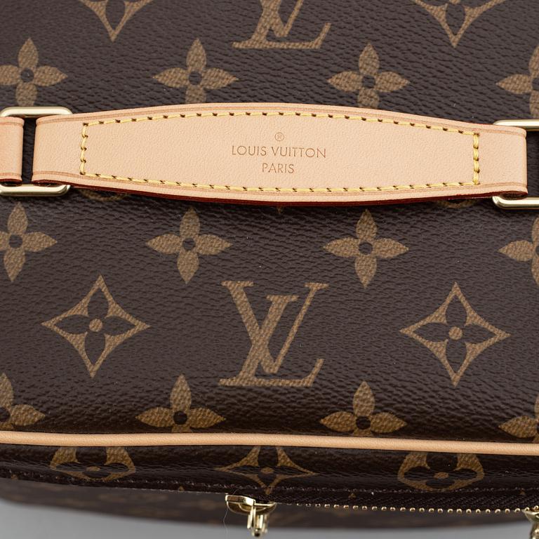 LOUIS VUITTON, a monogram canvas 'Nice BB' vanity case, 2017.