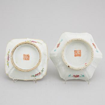 Two famille rose tazzas, late Qing dynasty, circa 1900.
