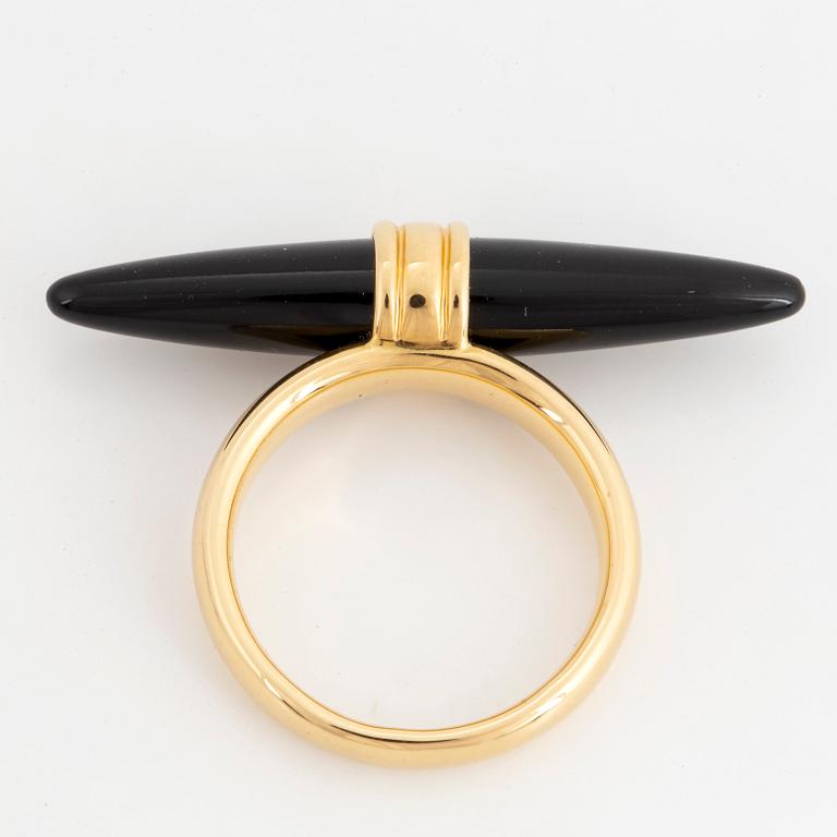 Gold and onyx ring, Engelbert.