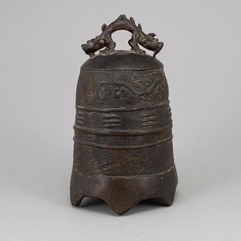 A Japanese bronze bell, 20th century.