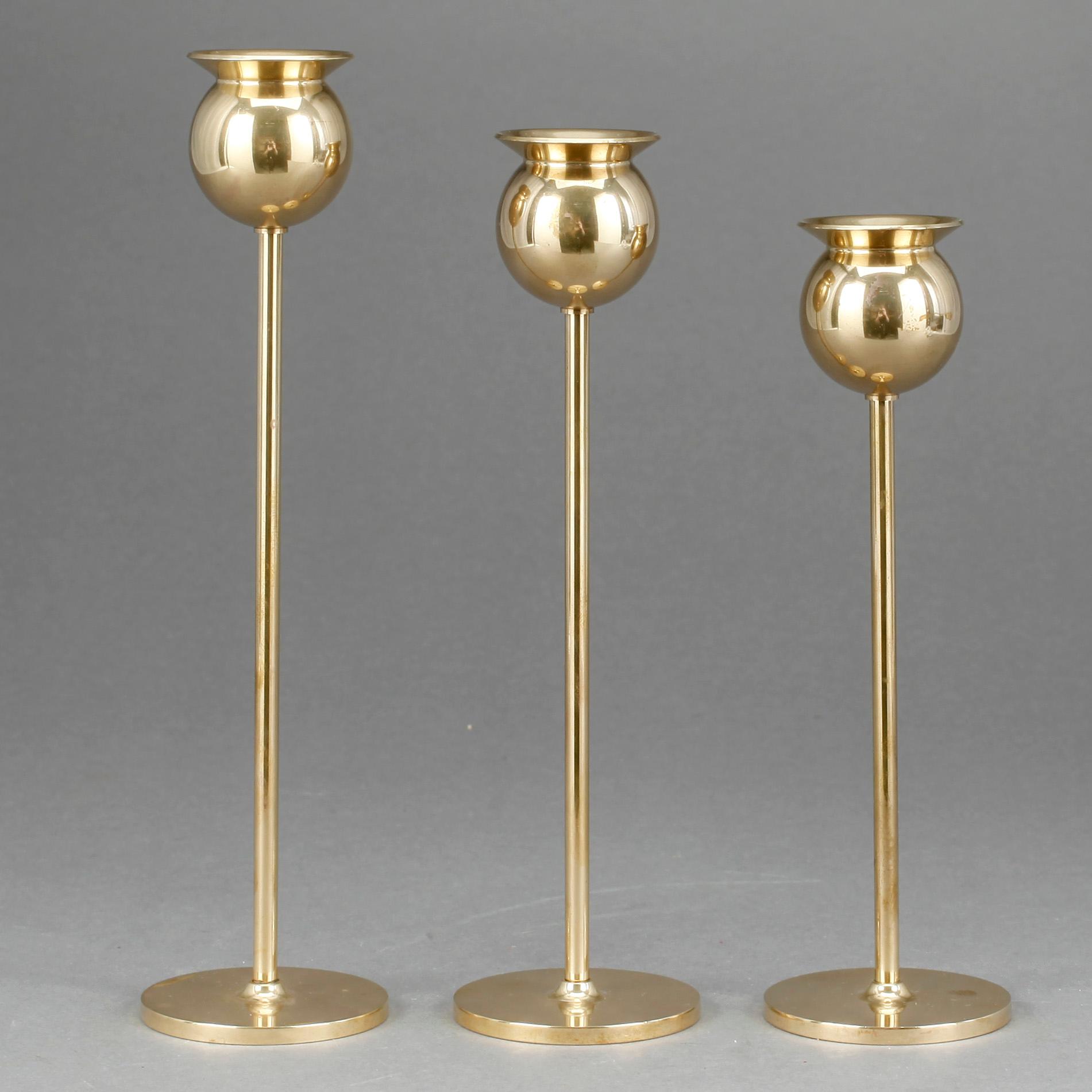 LJUSSTAKAR, 3 st, mässing, "Tulpan", Pierre Forsell, Skultuna, 1900-talets andra hälft.