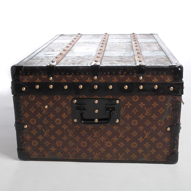 LOUIS VUITTON, a Monogram canvas trunk, early 20th century.