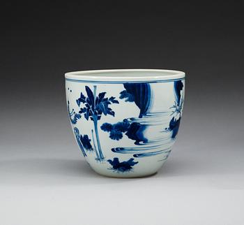 A fine blue and white Transitional pot, 17th Century.