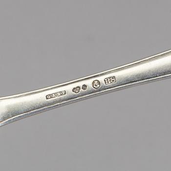 A set of 10 silver fruit knives, Stockholm, 1807 and a mixed lot of  silver fruit forks. Weight 600 g.