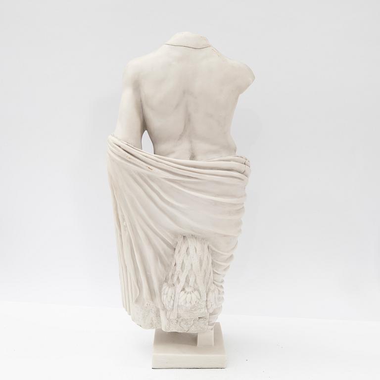 Skulptur, konstmassa, replik från Milles antiksamling.