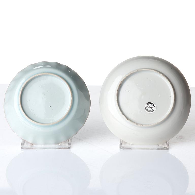 Koppar med fat, åtta stycken (4+4), porslin. Qingdynastin, 1700-tal.