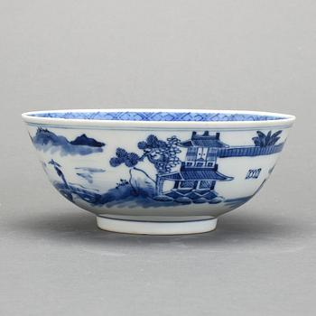 SKÅL, porslin, Kina, 1800-tal med Kangxis märke.