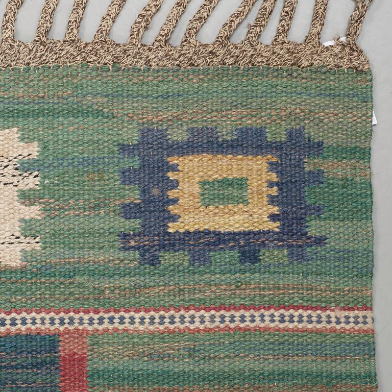 CARPET. "Grön äng". Flat weave. 248 x 208 cm. Signed MMF.