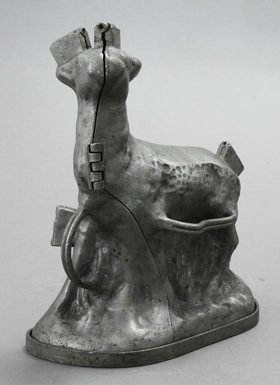 MARSIPANFORMAR, 2 st, omkring sekelskiftet 1800/1900.