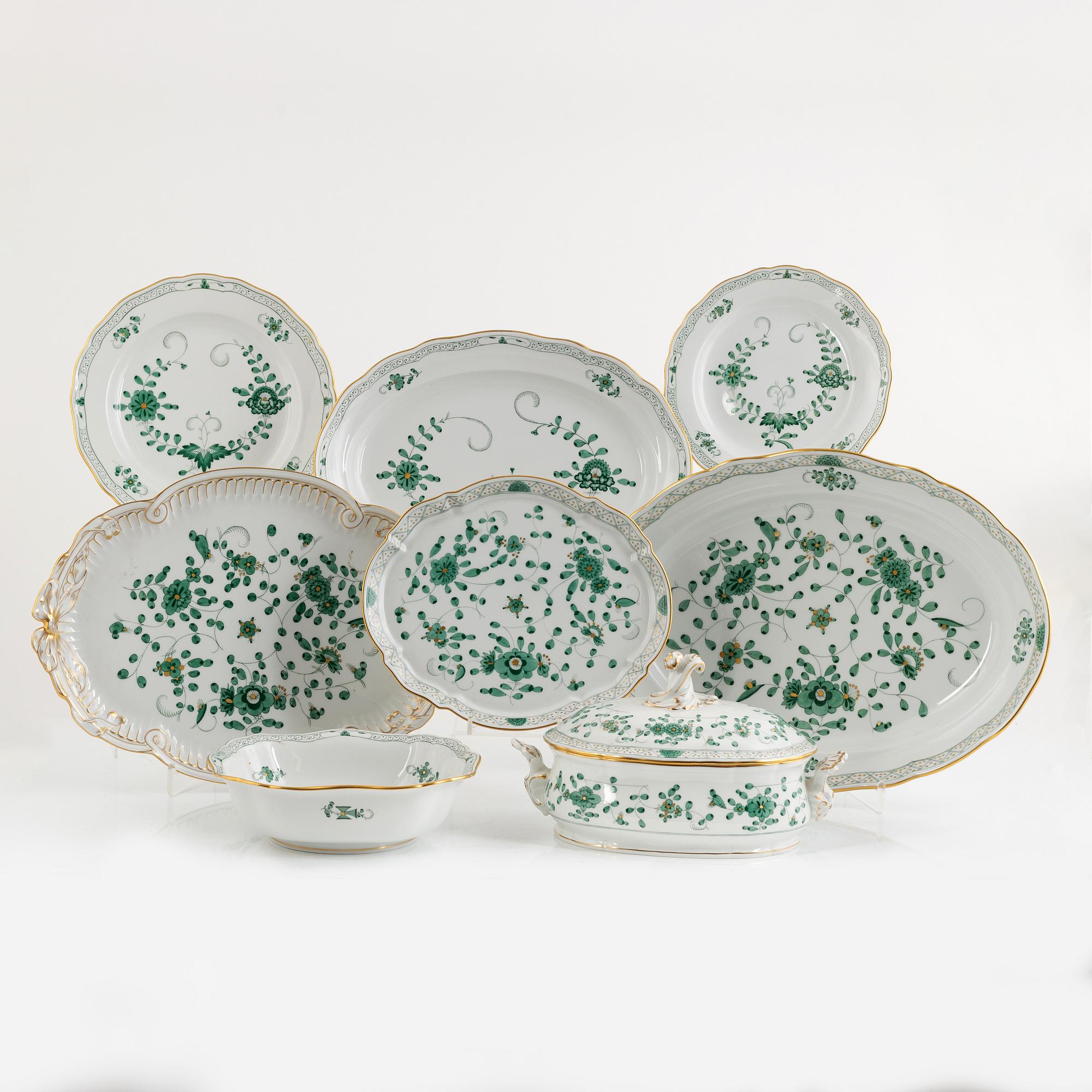 A 30-piece porcelain dinner service, "Indische Malerai Grün", Meissen, Germany.