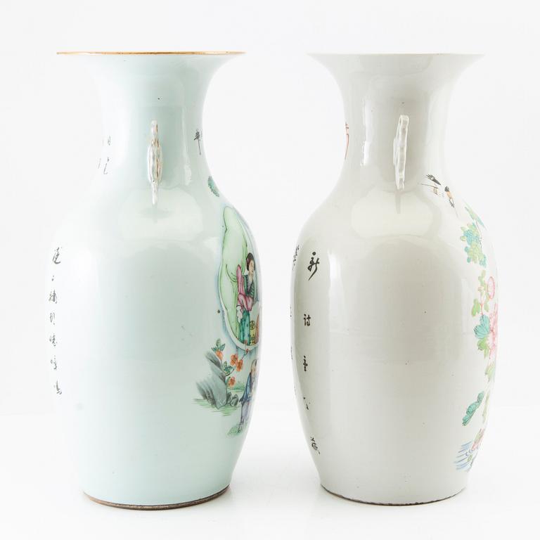 Two Chinese vases, 20th century.