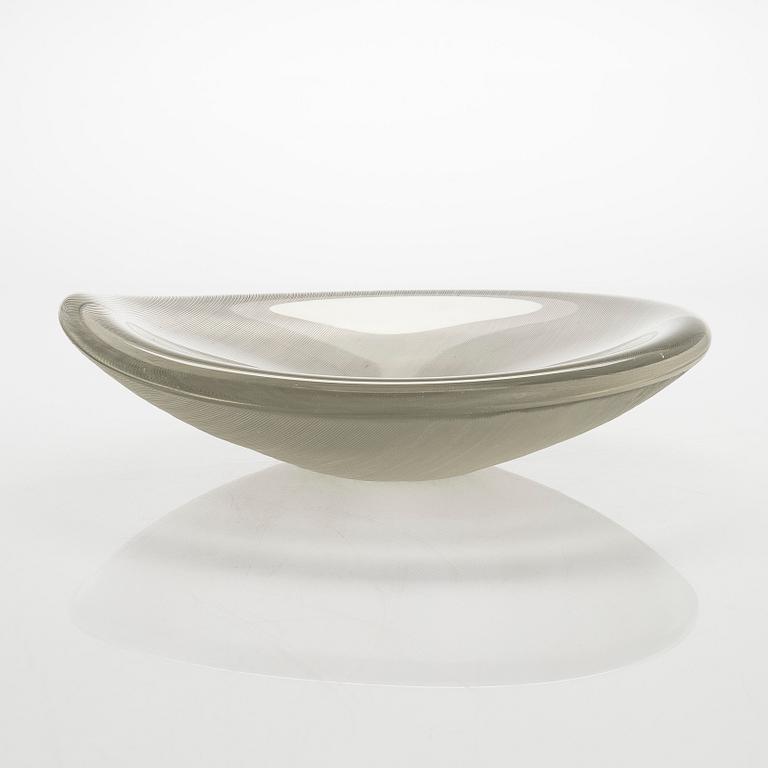 Tapio Wirkkala, A glass bowl "Lehti" (Leaf), signed Tapio Wirkkala Iittala -56.
