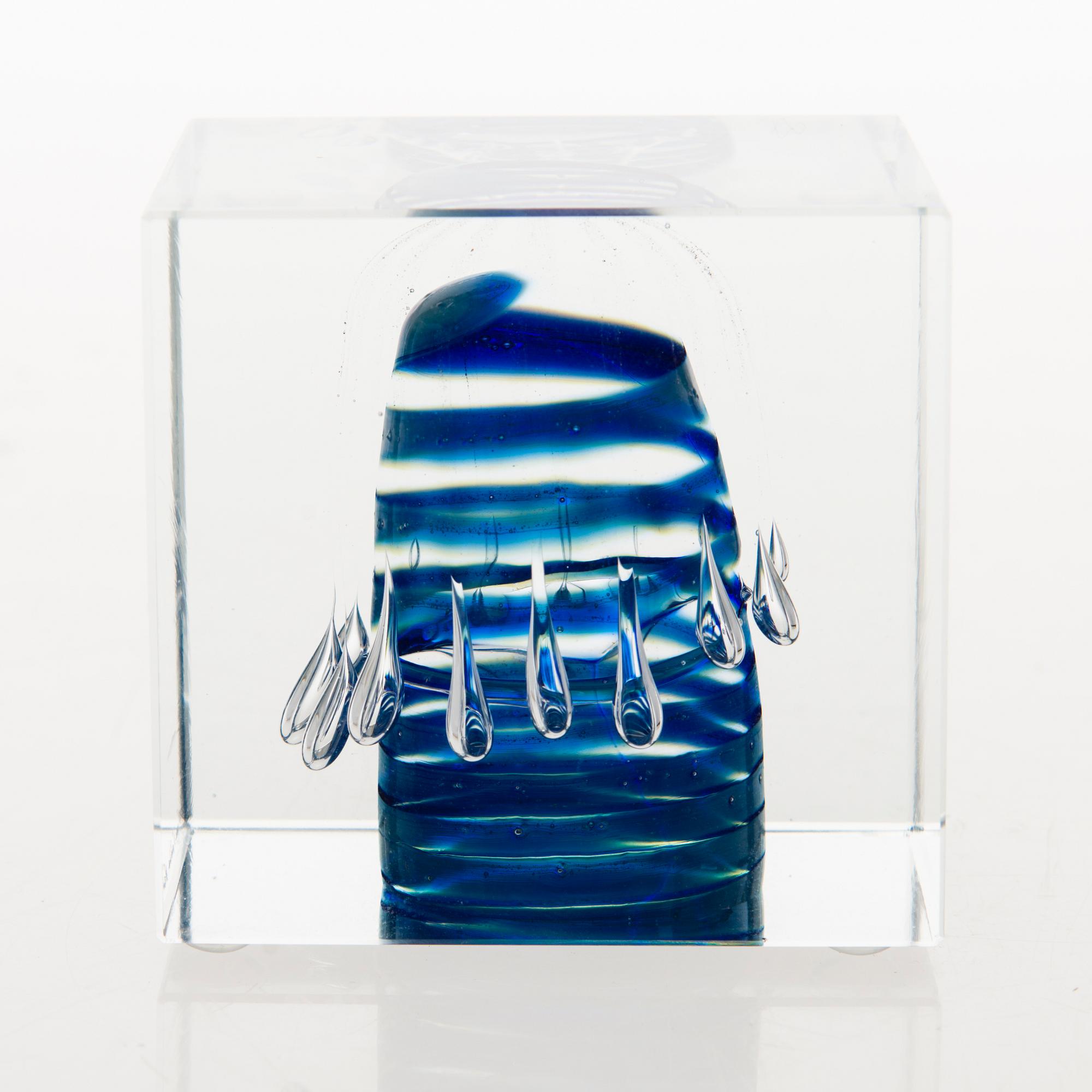 OIVA TOIKKA, An annual glass cube, signed Oiva Toikka Nuutajärvi.