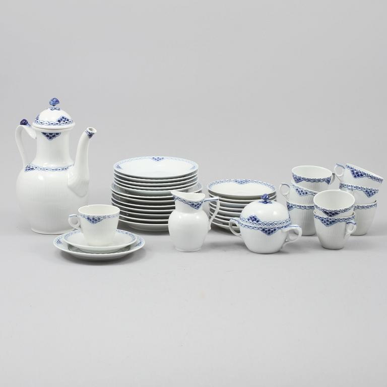 KAFFESERVIS, 25 delar, porslin, "Princess", Royal Copenhagen, 1900-tal.