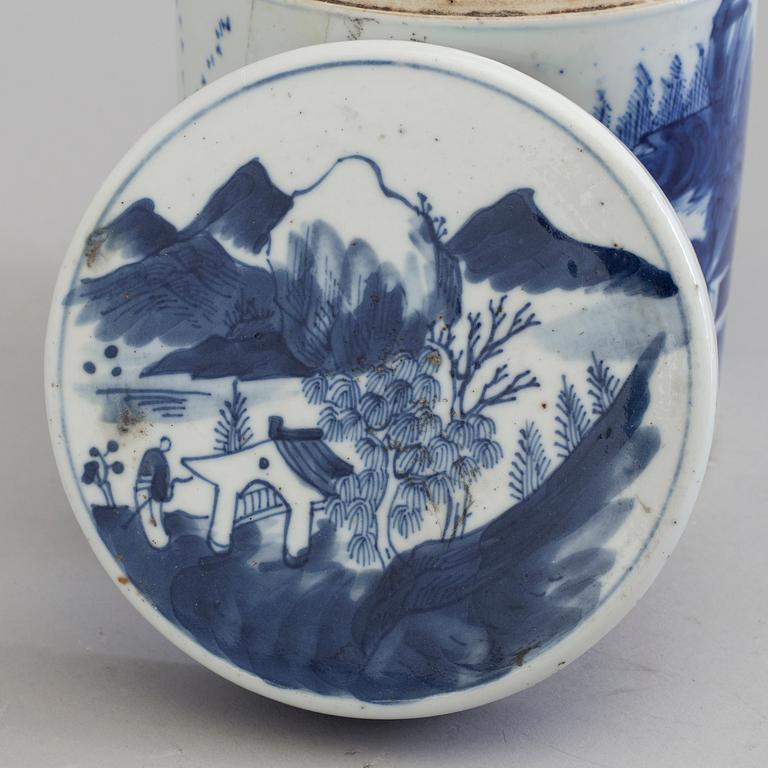 A blue and white jar with cover, Qing dynasty, Jiaqing (1796-1820).