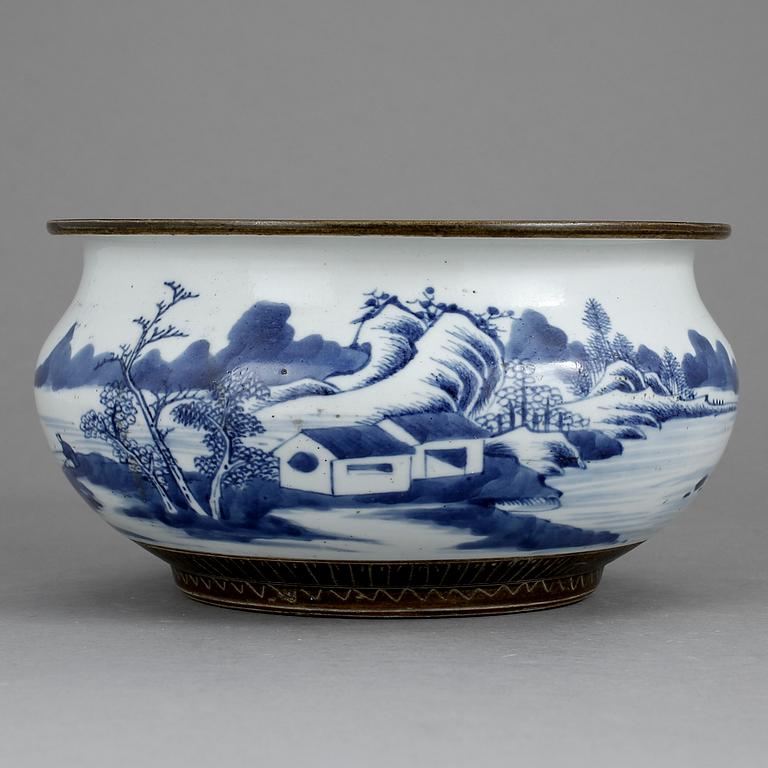 RÖKELSEKAR, porslin Qingdynastin 1800-tal.