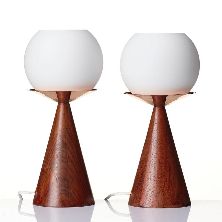 Maria Lindeman, a pair of table lamps model "K11-40", Idman, Finland, mid-20th century.