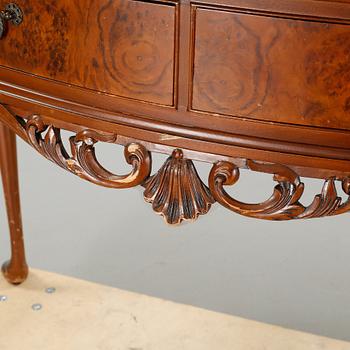 A desk / cutlery box in the style of Chippendale, around turn of the century 1900.