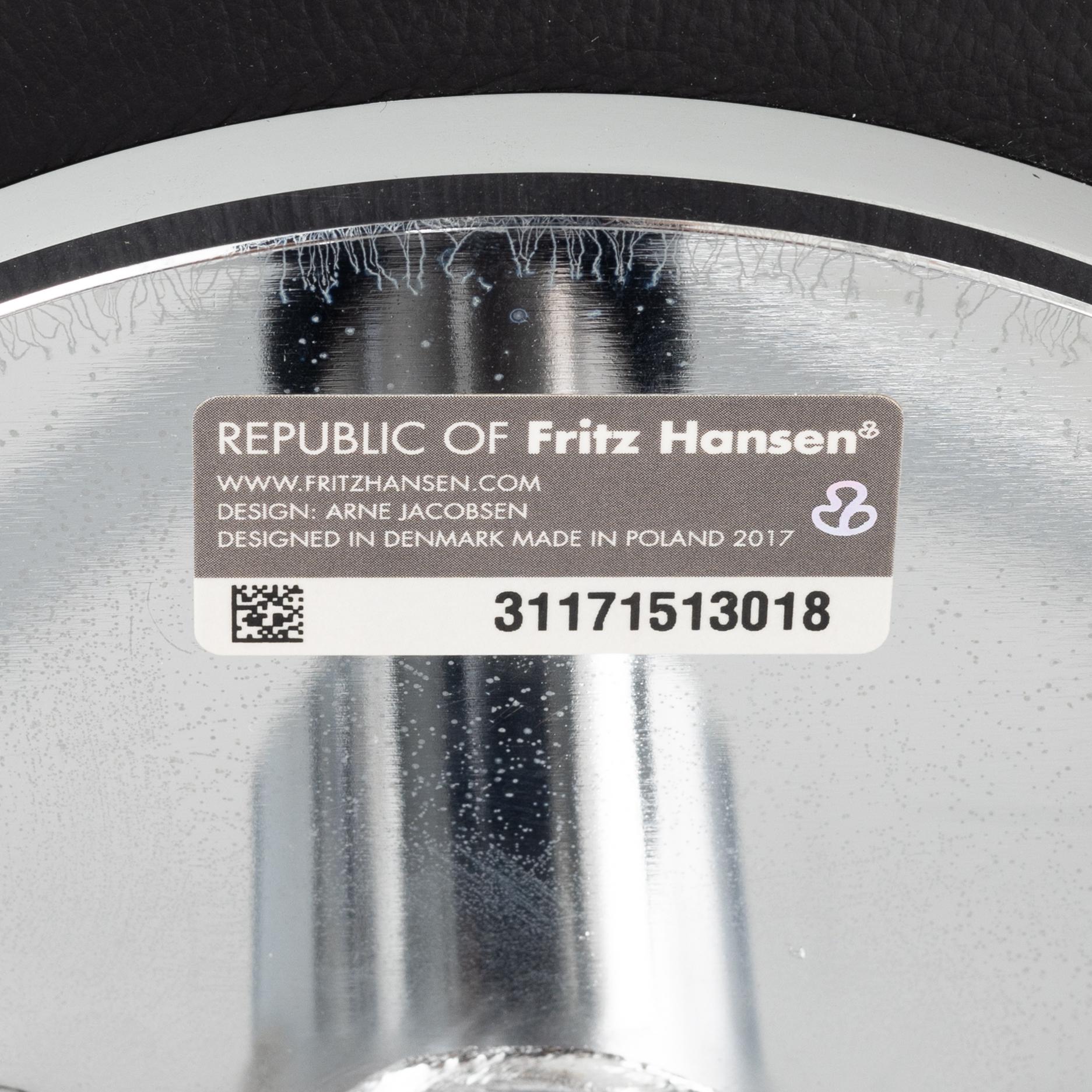 Arne Jacobsen, skrivbordsstol, "Sjuan", Fritz Hansen, Danmark, daterad 2017.