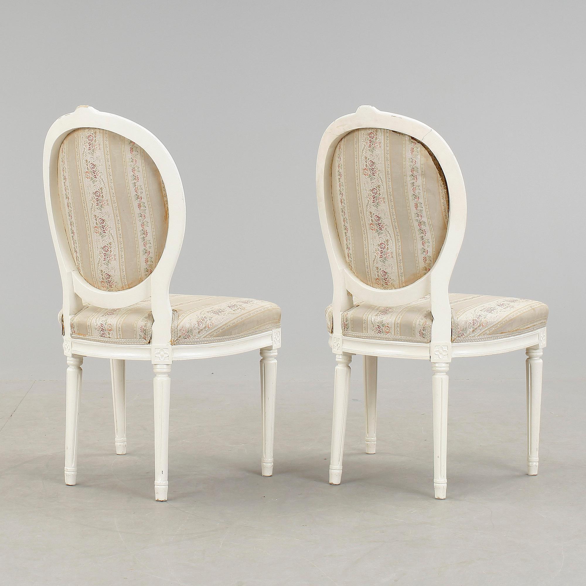 STOLAR, ett par, gustaviansk stil, 1900-talets början.