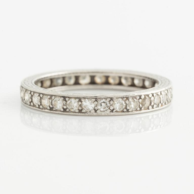 Ring, full eternity white gold with octagon-cut diamonds.