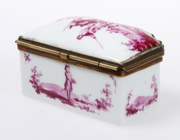 DOSA, porslin, rokokostil, 1800-tal.