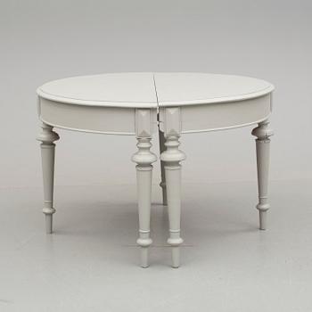MÅNBORD, ett par. Omkring 1900.