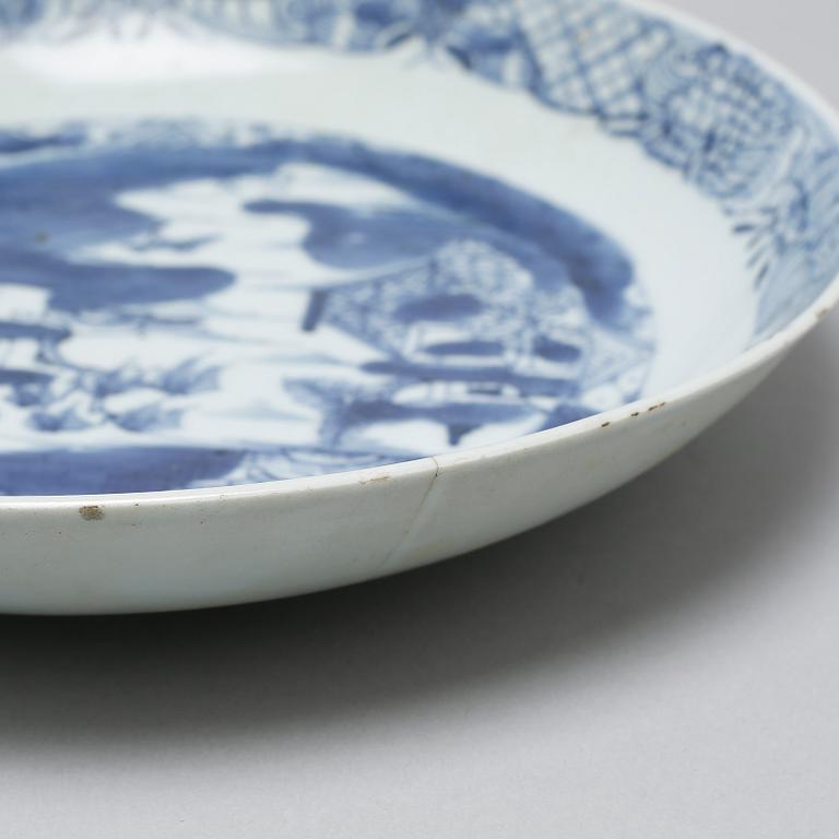 Four plates and three small porcelain plates, Qing dynasty.