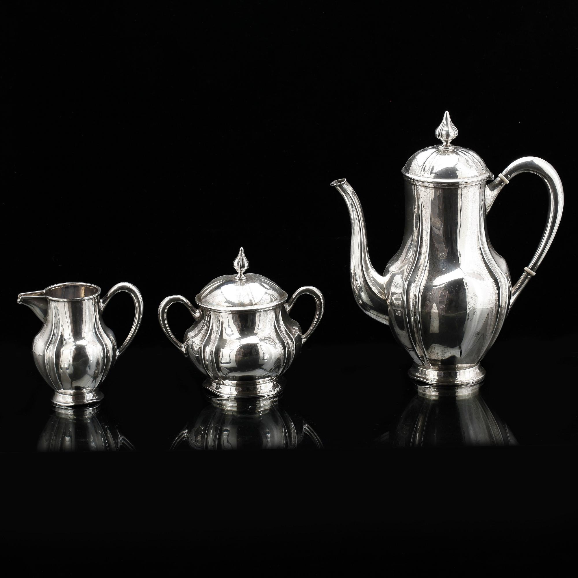KAFFESERVIS, 3 delar, silver, Anders Gustaf Dufva, Stockholm 1921. Totalvikt ca 810 gram.