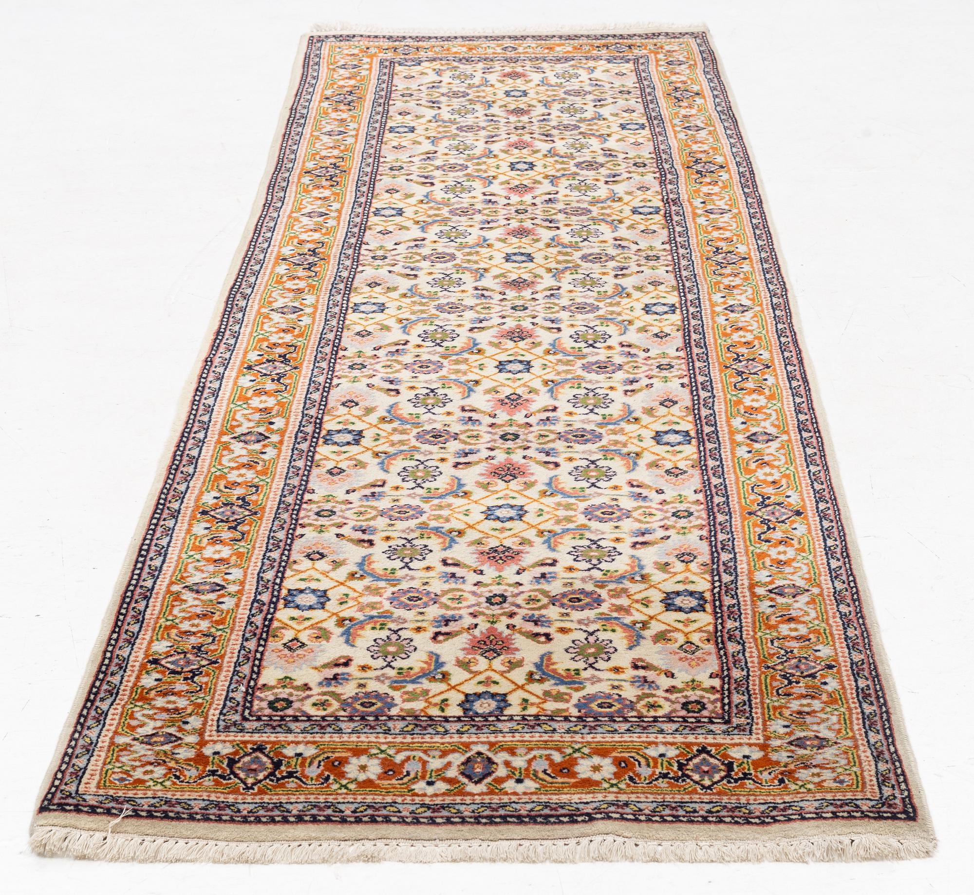 Gallerimatta, Hosseinabad, signerad, ca 295 x 85 cm.