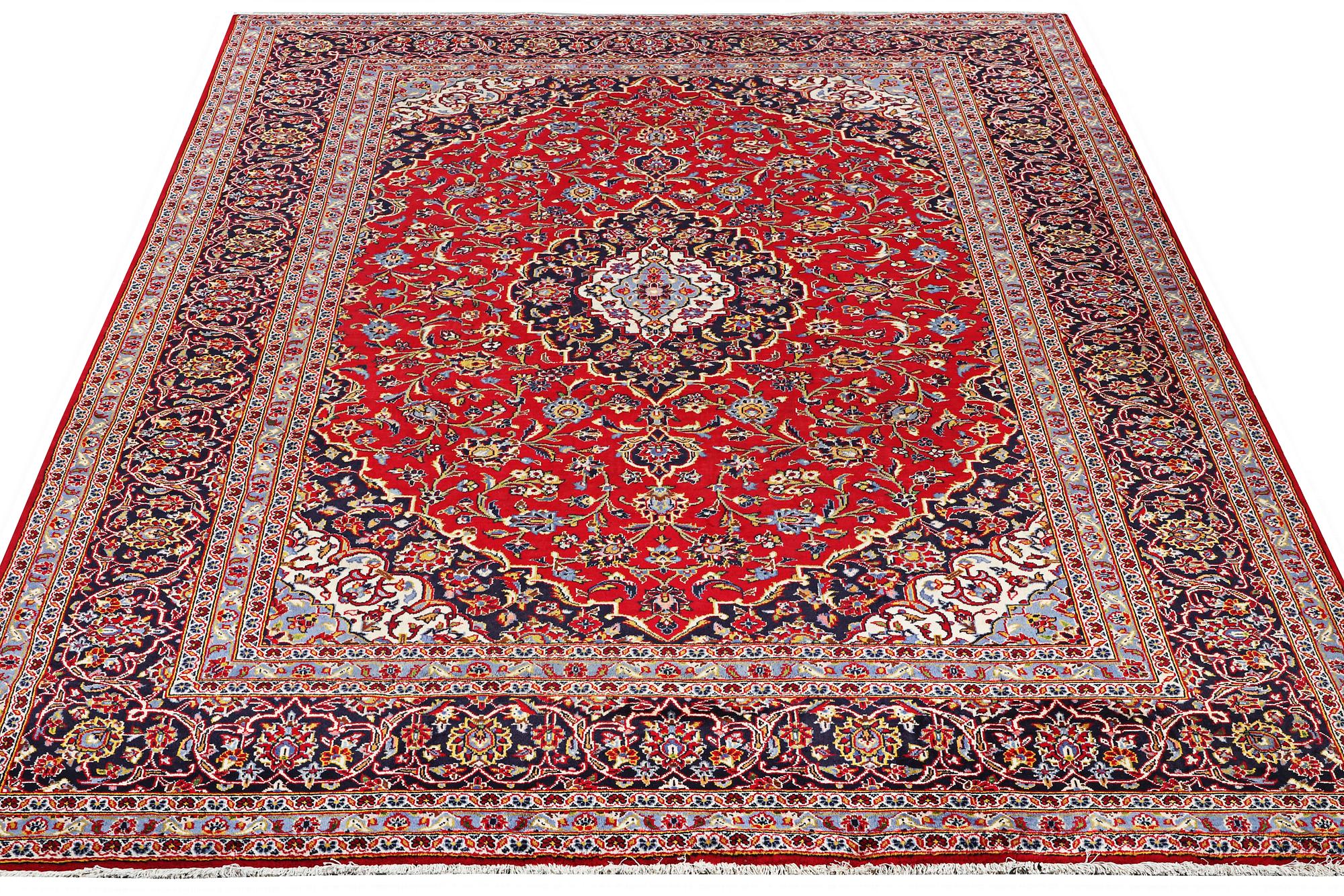 Matta, Keshan, ca 357 x 245 cm.