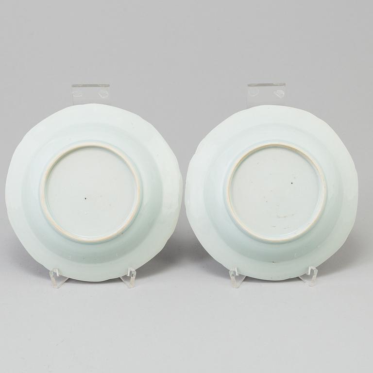 A set of a blue and white dish and three small dishes, Qing dynasty, Qianlong (1736-95).