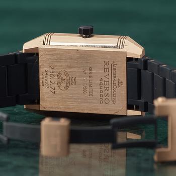 JAEGER-LeCOULTRE, Reverso, Squadra Hometime Black, 1000 Hours, wristwatch 35 x 40,5 (50,5) mm.