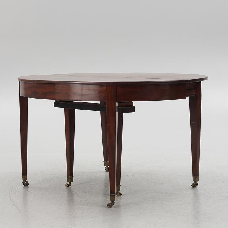 A 19th Century English Dining Table.