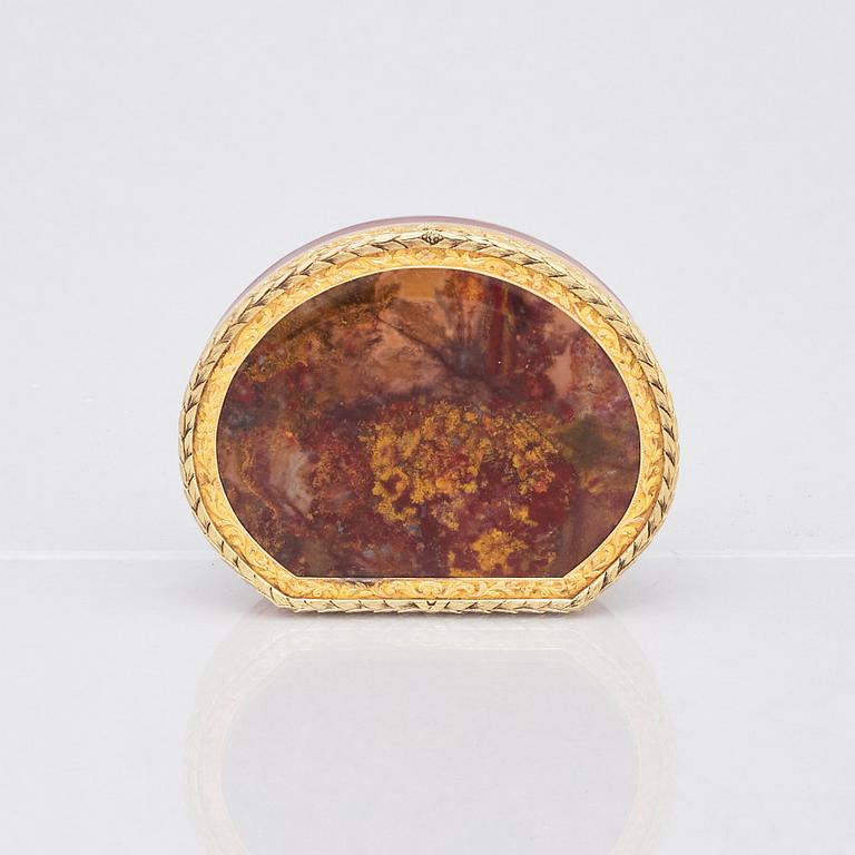 Dosa, agat och tvåfärgat guld, sannolikt fransk, 1800-tal.