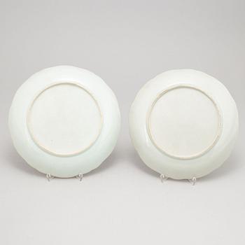 A pair of Chinese famille rose porcelain dishes, Qing dynasty, Qianlong (1736-1795).