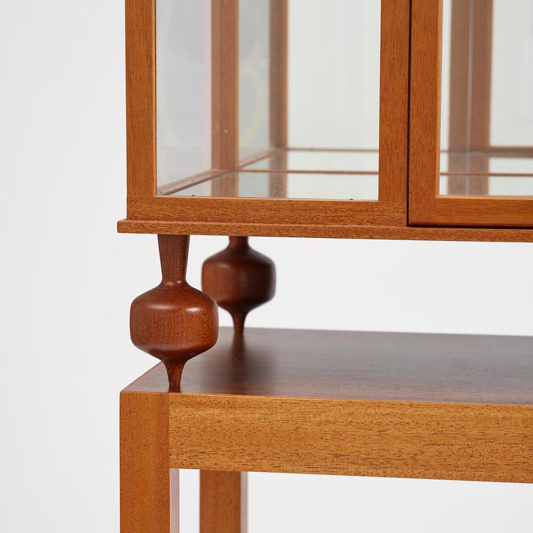 Josef Frank, a display cabinet model 2077, Firma Svenskt Tenn, post 1985.