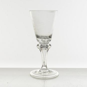 Glas, två stycken, troligen Sverige, 1700-tal.