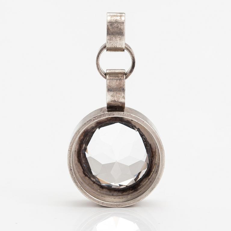 Elis Kauppi, A silver pendant with a rock crystal. Kupittaan kulta, Turku 1965.